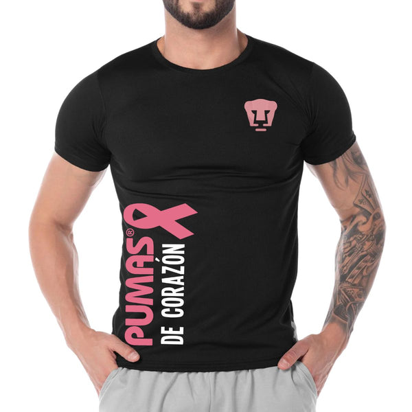Playera Transpirable Hombre Pumas UNAM De corazón logo rosa