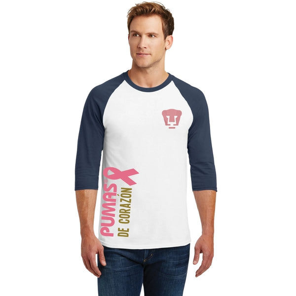 Playera Raglán Manga 3/4 Hombre Pumas UNAM De corazón logo rosa