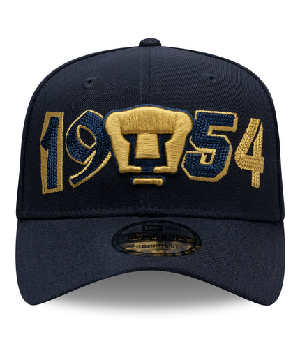 GORRA NEW ERA 9SEVENTY PUMAS UNAM ESTAMPADO FRONTAL TEMPORADA – AZUL