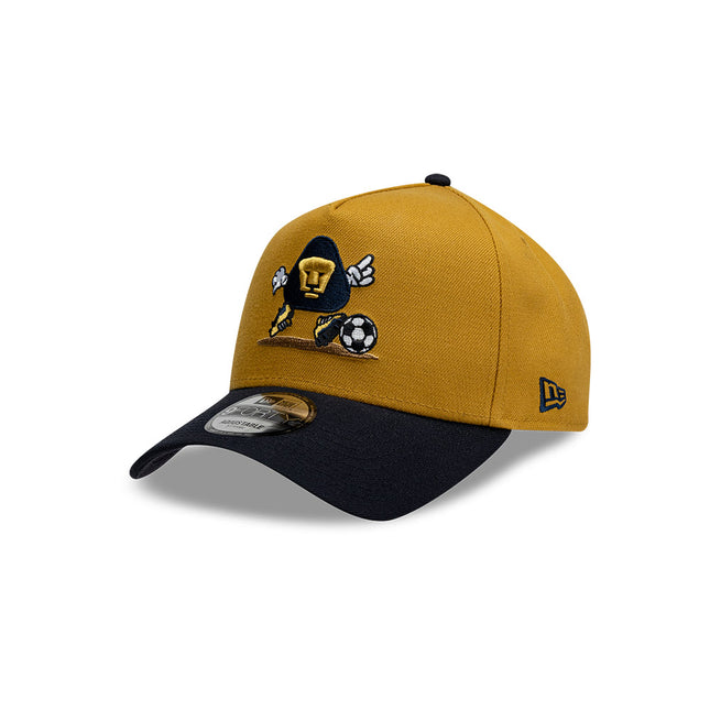 GORRA NEW ERA 9FORTY A-FRAME PUMAS UNAM GRÁFICO CARTOON – BLANCO